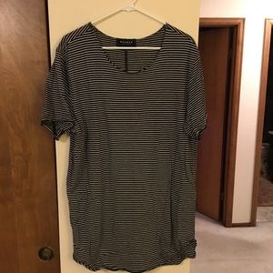 Pacsun scoop tee (large)
